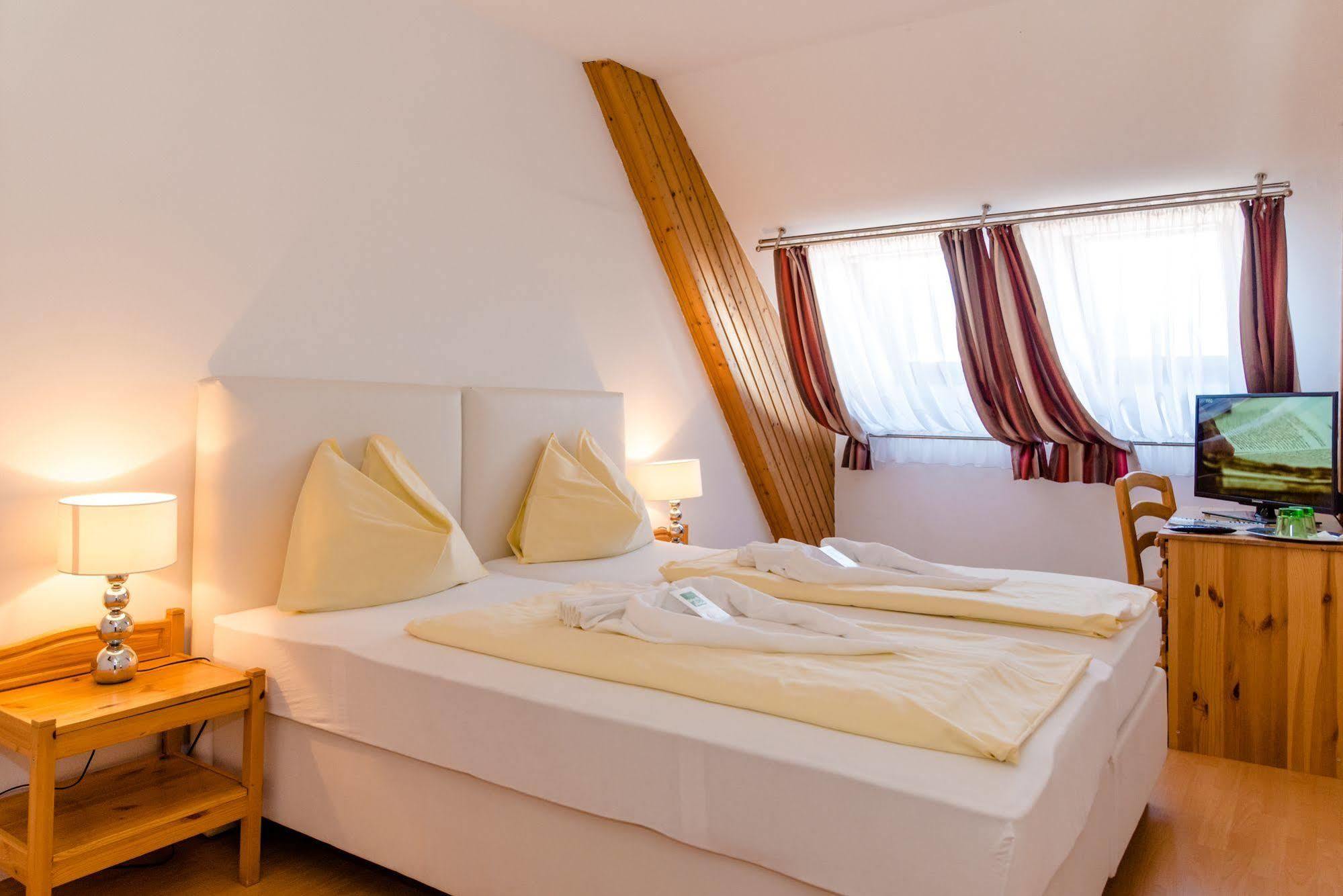 Stadthotel Schwerterbraeu Judenburg Dış mekan fotoğraf